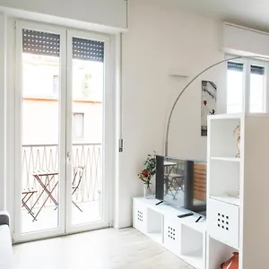 garibaldi-district-luminous-apartment.it-lombardy.com/